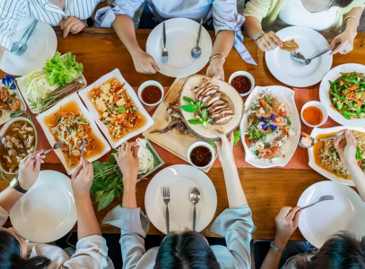 Review Restoran Keluarga Nyaman dengan Menu Favorit